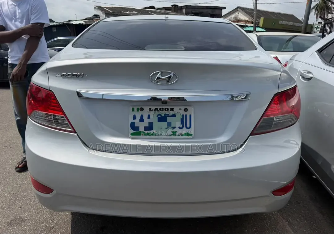 Hyundai Accent 2015 Silver