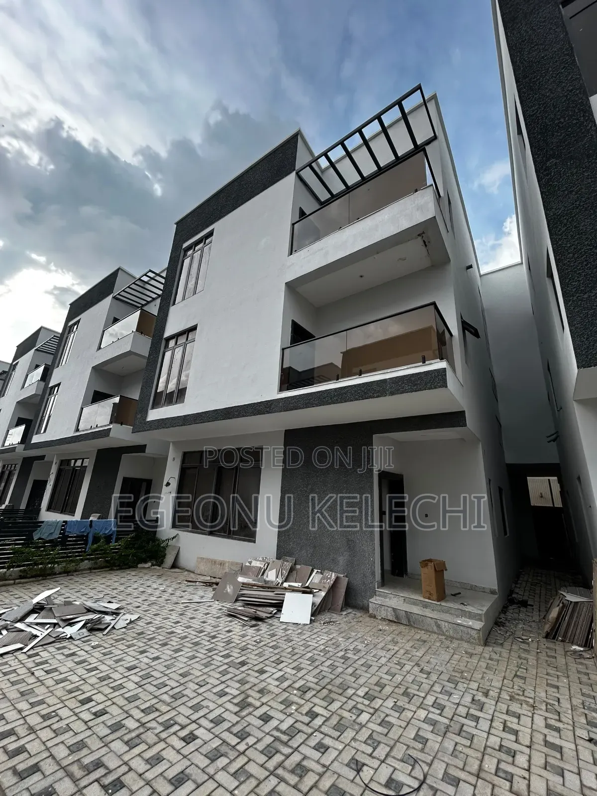 4bdrm Duplex in Mabushi for sale