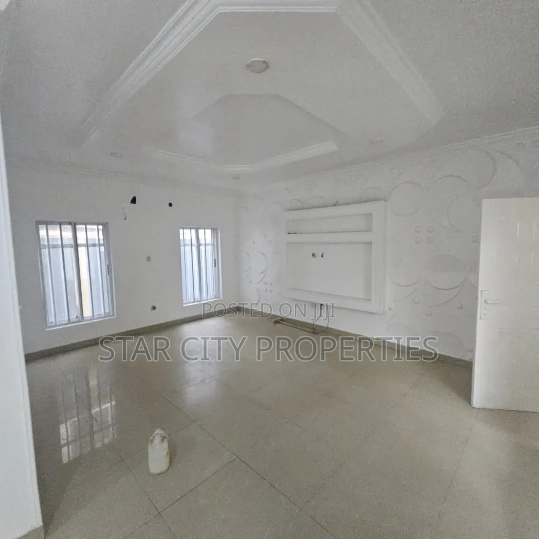 2bdrm Apartment in Magodo Phase 2 Gra for rent