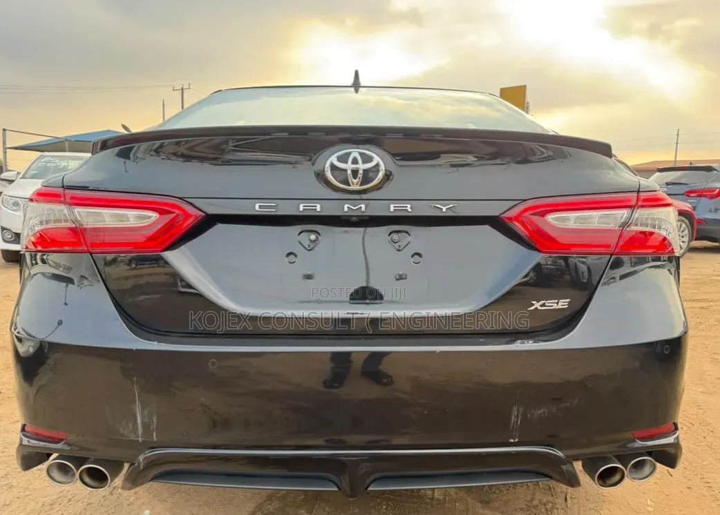 Toyota Camry XSE FWD (2.5L 4cyl 8AM) 2018 Black