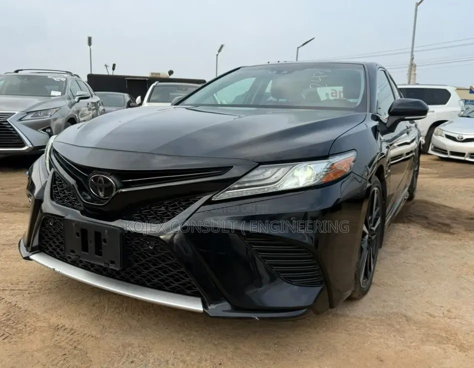 Toyota Camry XSE FWD (2.5L 4cyl 8AM) 2018 Black