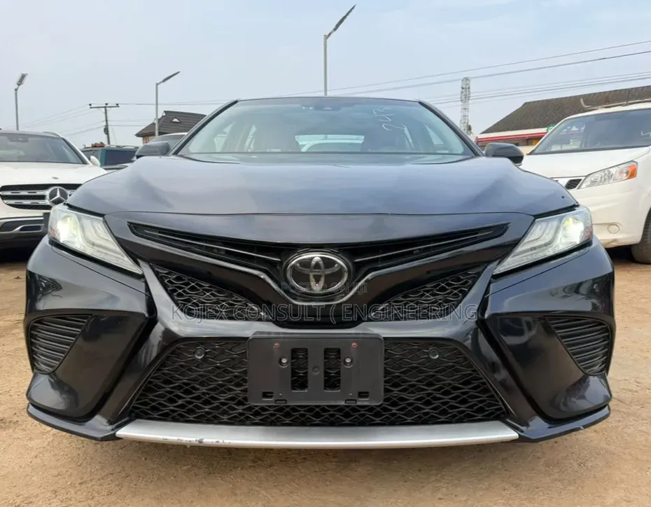 Toyota Camry XSE FWD (2.5L 4cyl 8AM) 2018 Black