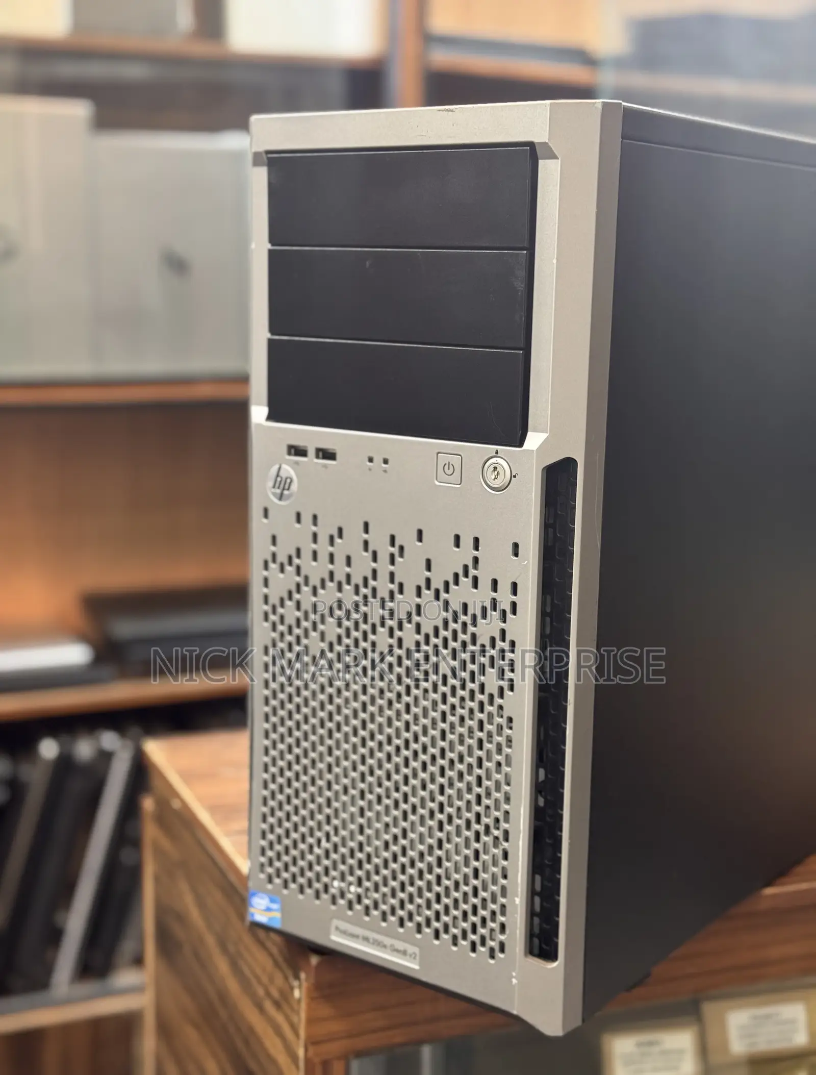 Server HP ProLiant ML 36GB Intel Xeon SSD 2T