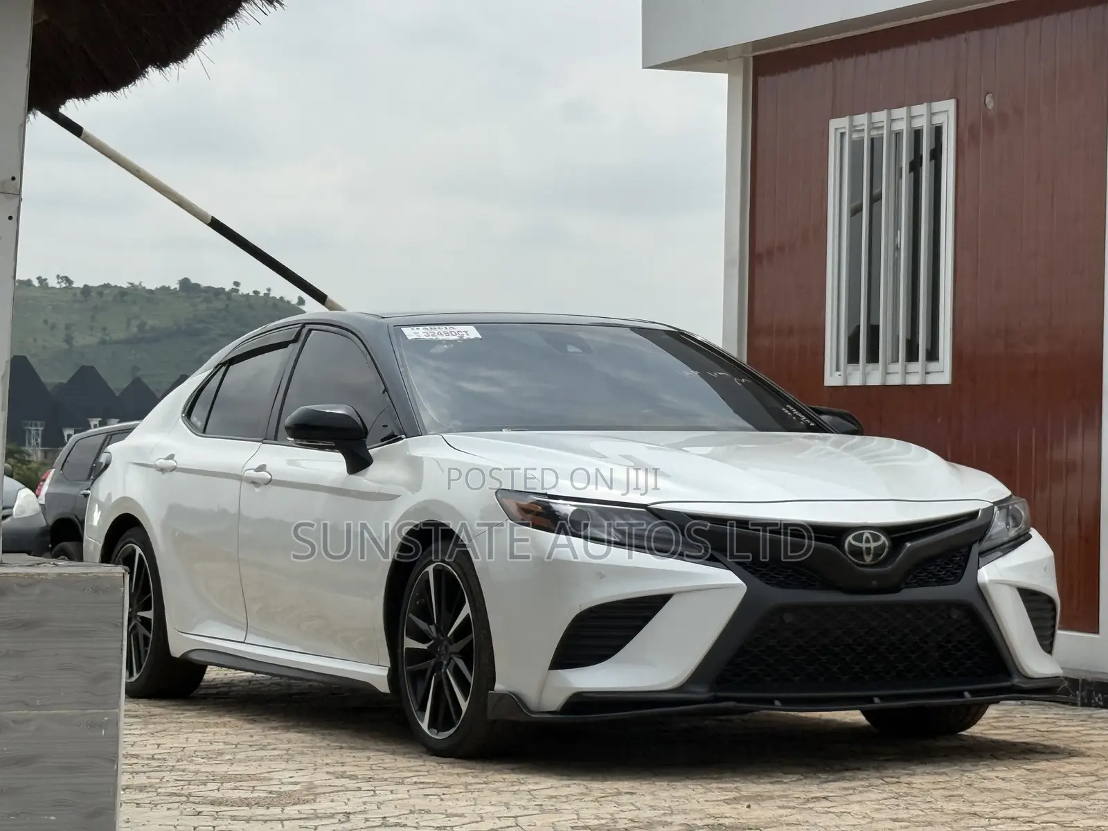 Toyota Camry 2018 White