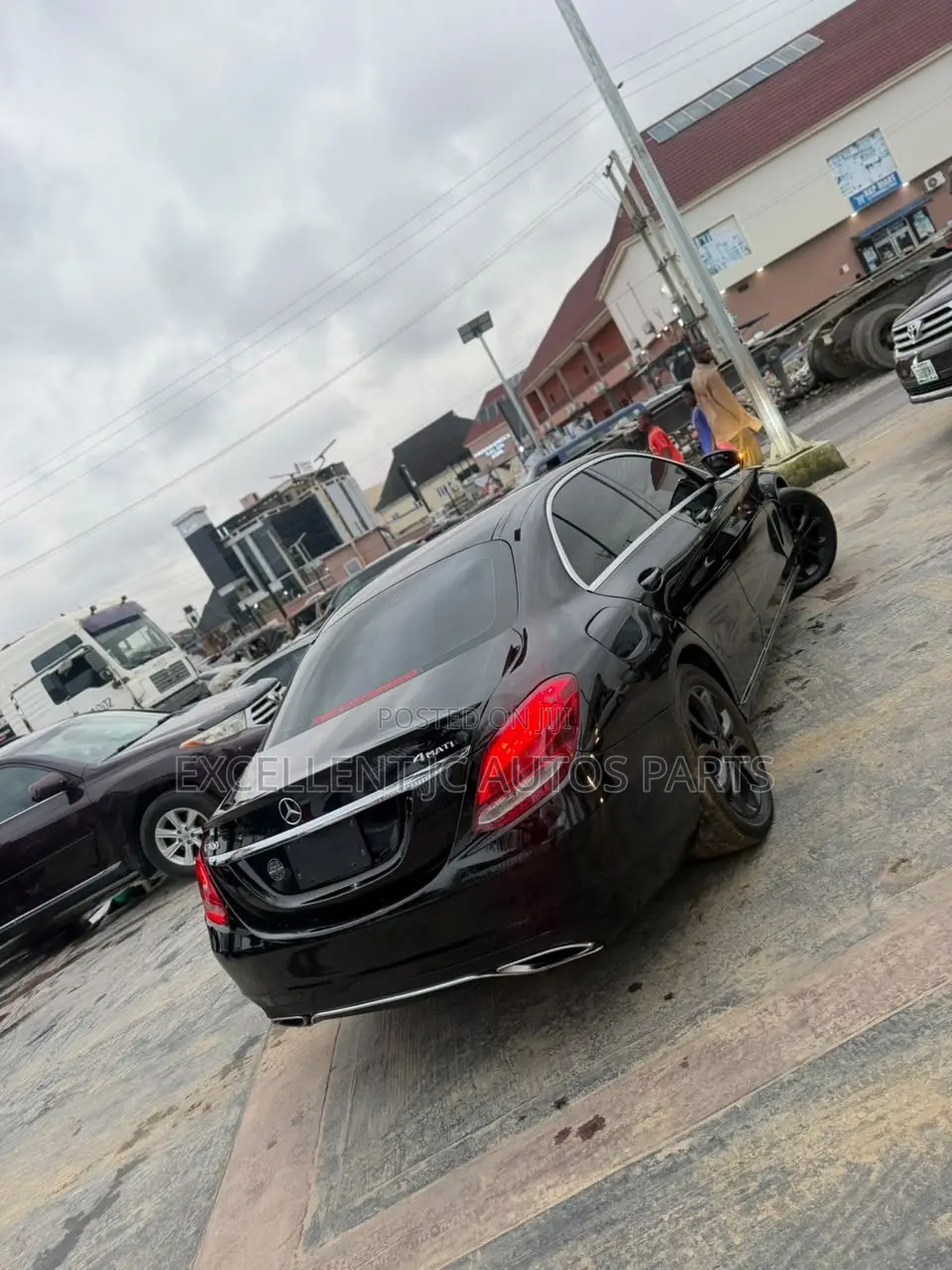 Mercedes-Benz C300 2017 Black