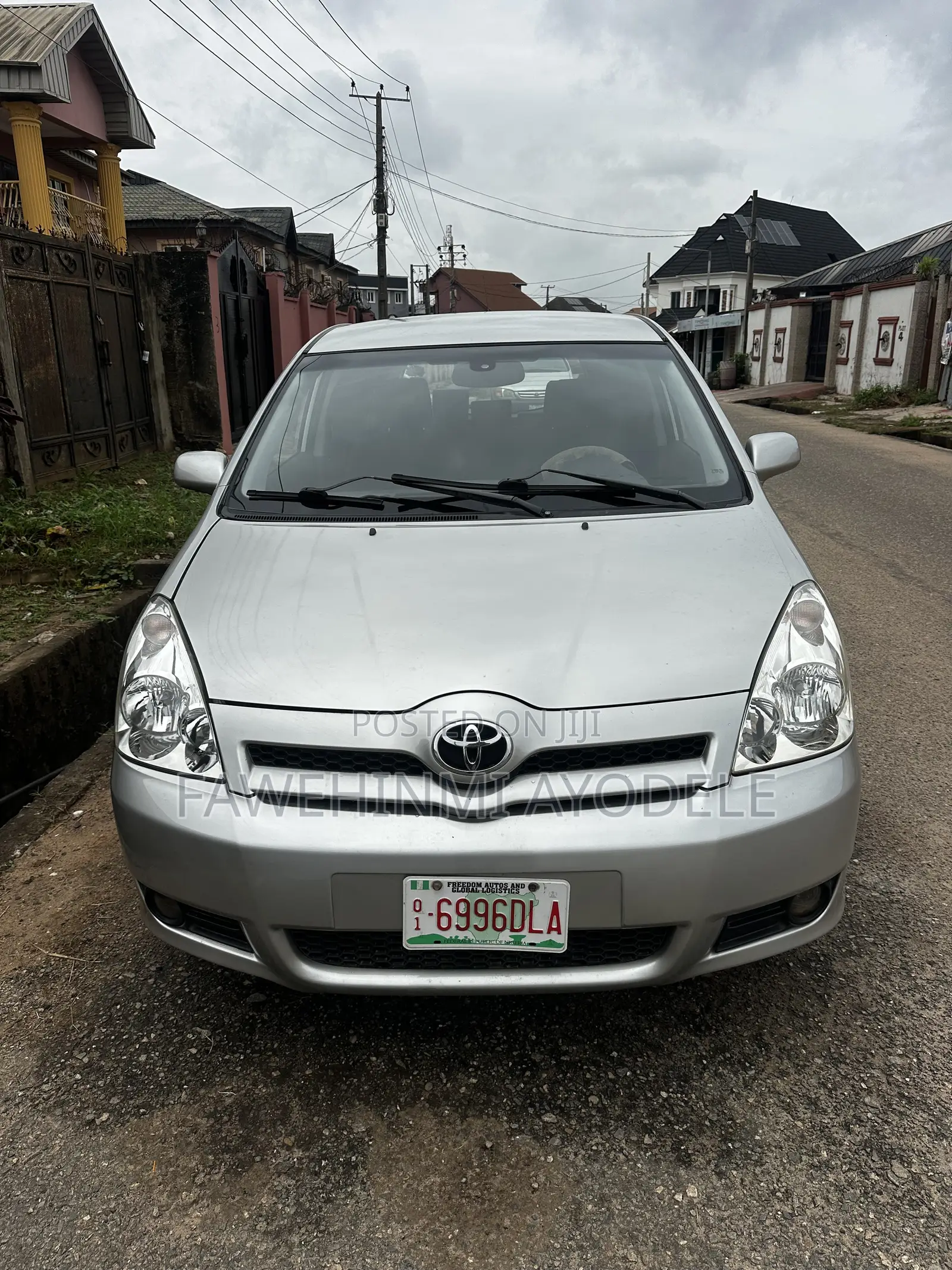 Toyota Verso 1.6 2009 Silver