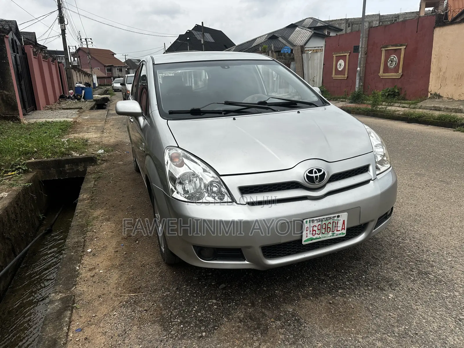 Toyota Verso 1.6 2009 Silver