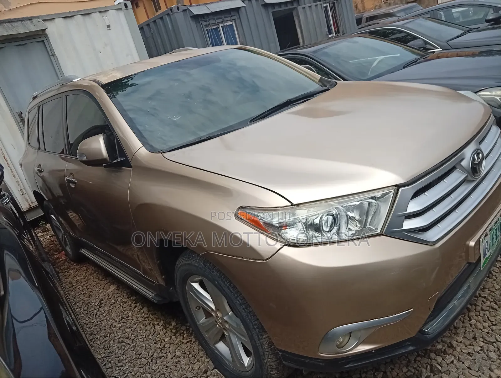 Toyota Highlander Limited 2012 Gold