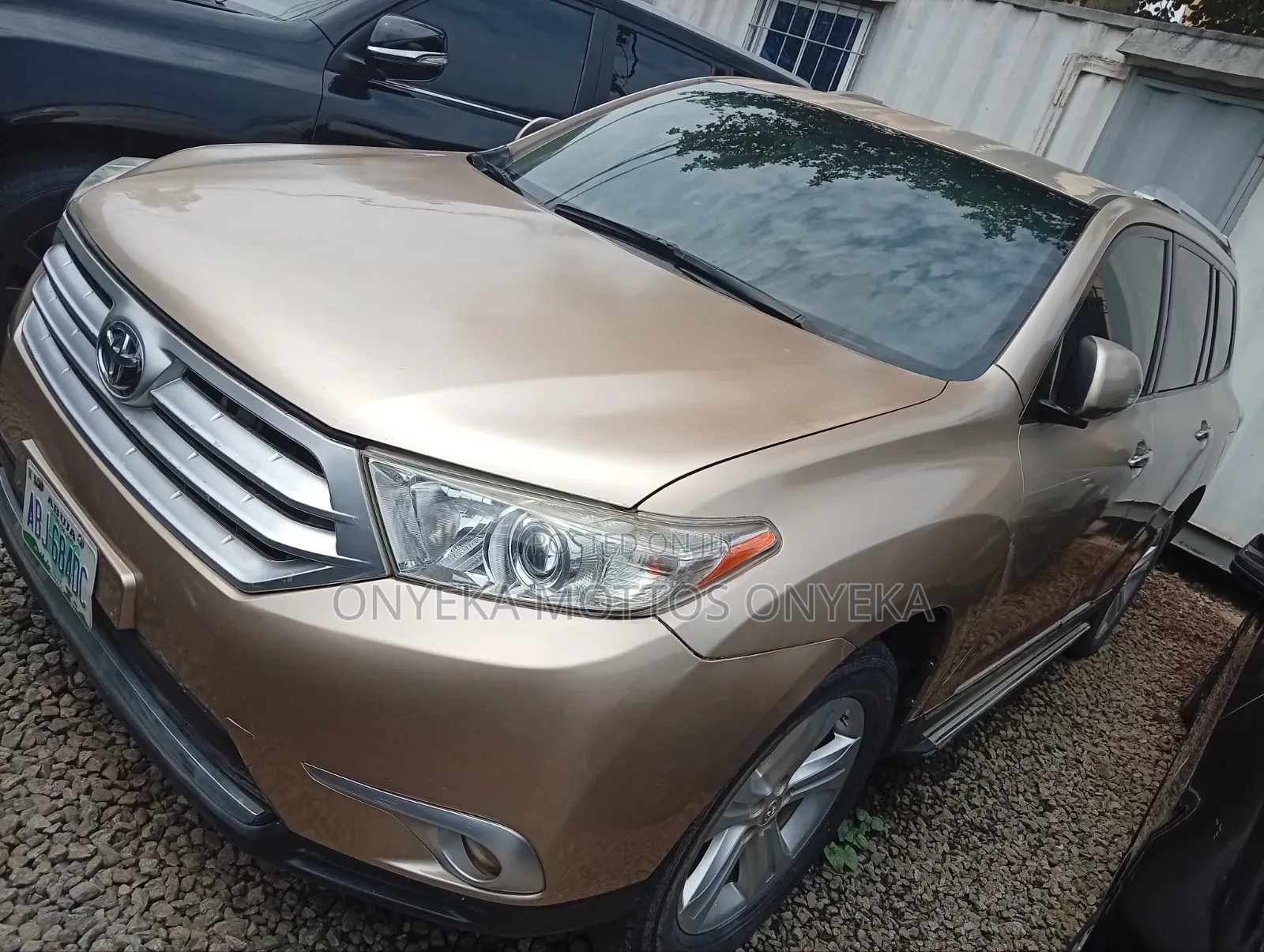 Toyota Highlander Limited 2012 Gold