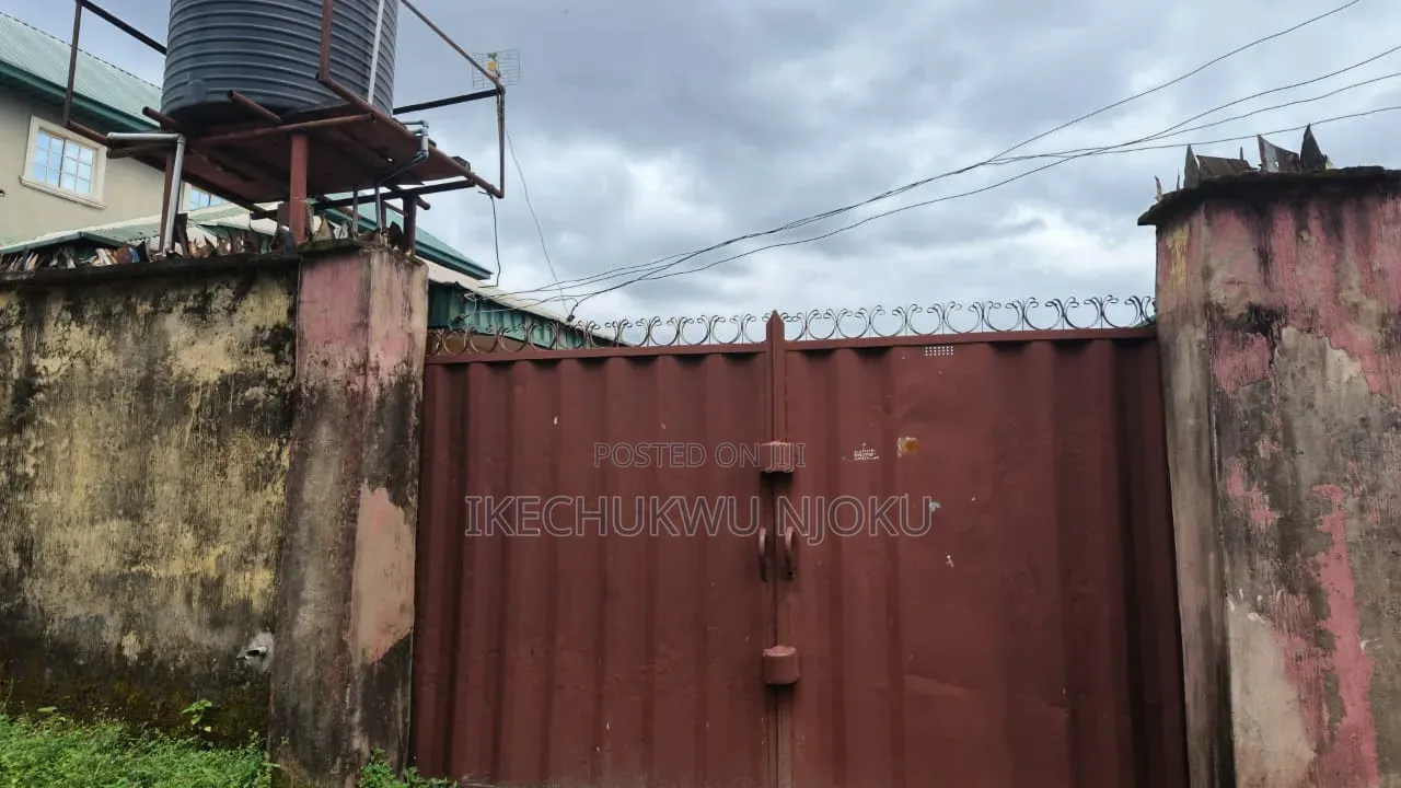 5bdrm Block of Flats in Umuahia for sale