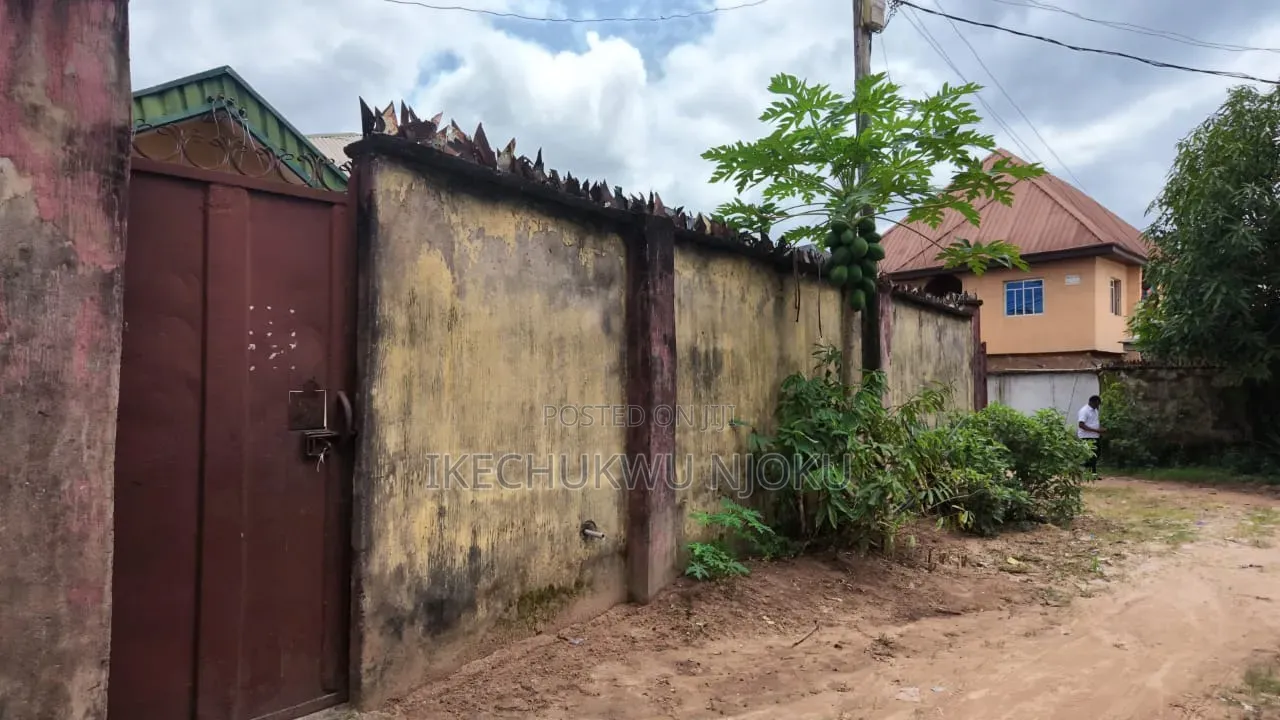 5bdrm Block of Flats in Umuahia for sale