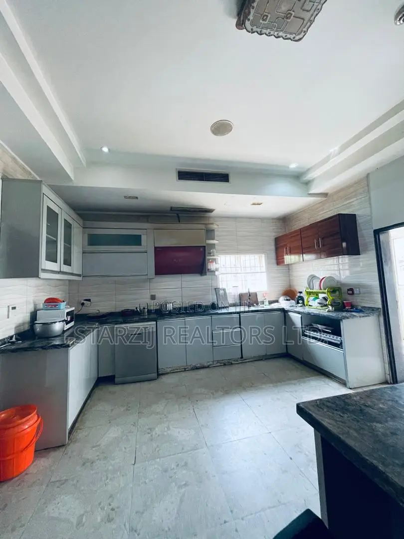 Furnished 6bdrm Duplex in Idu Industrial for sale