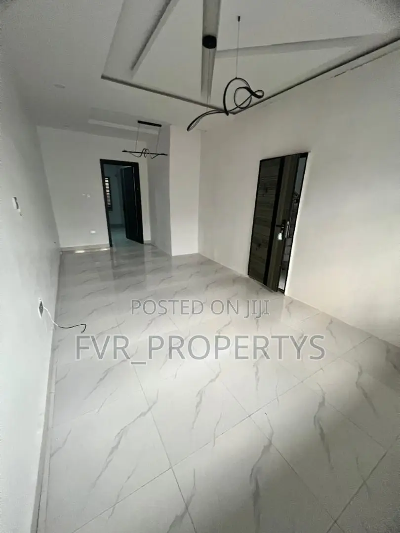 1bdrm Block of Flats in Orchid Estate, Ikota for rent