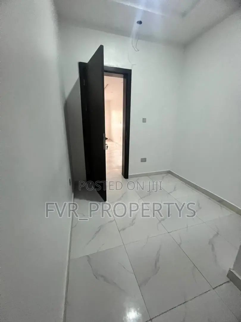 1bdrm Block of Flats in Orchid Estate, Ikota for rent