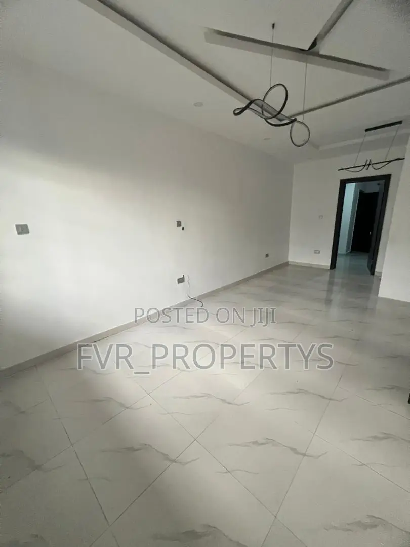 1bdrm Block of Flats in Orchid Estate, Ikota for rent
