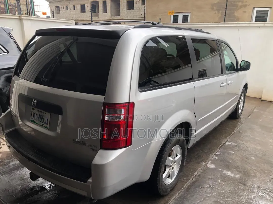 Dodge Caravan 2016 Silver