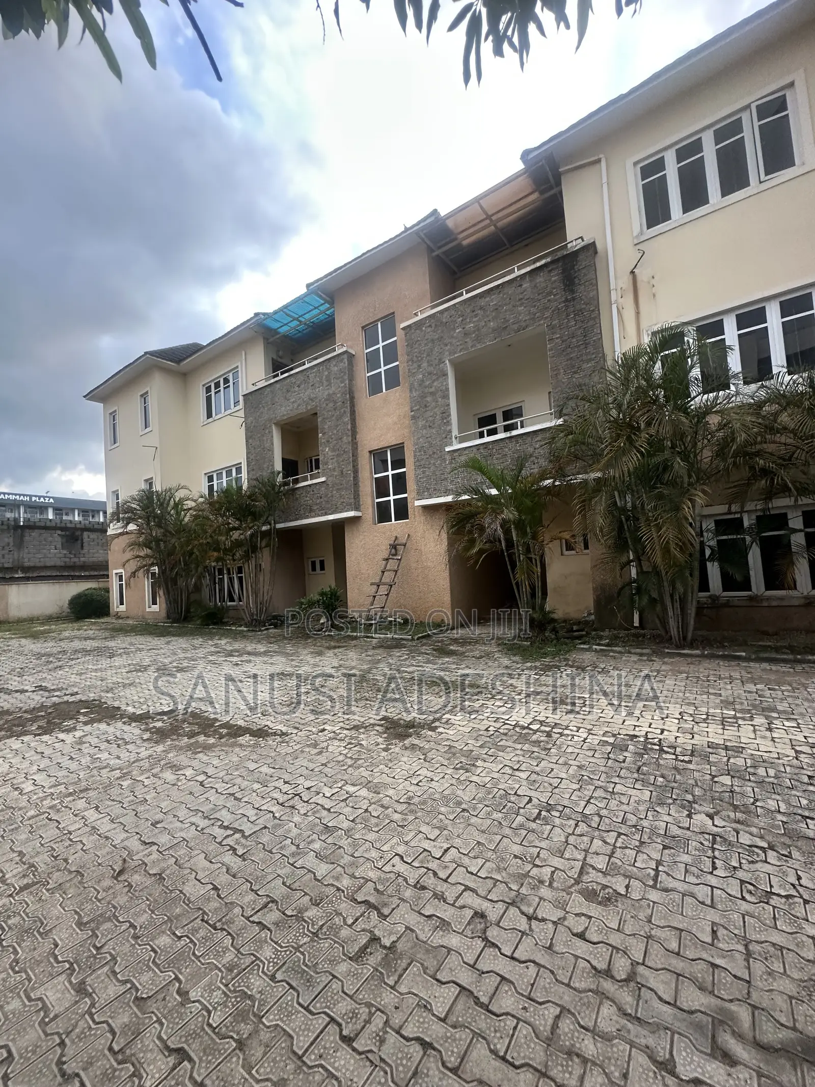 3bdrm Block of Flats in Kado Phase 2,…Fct for sale