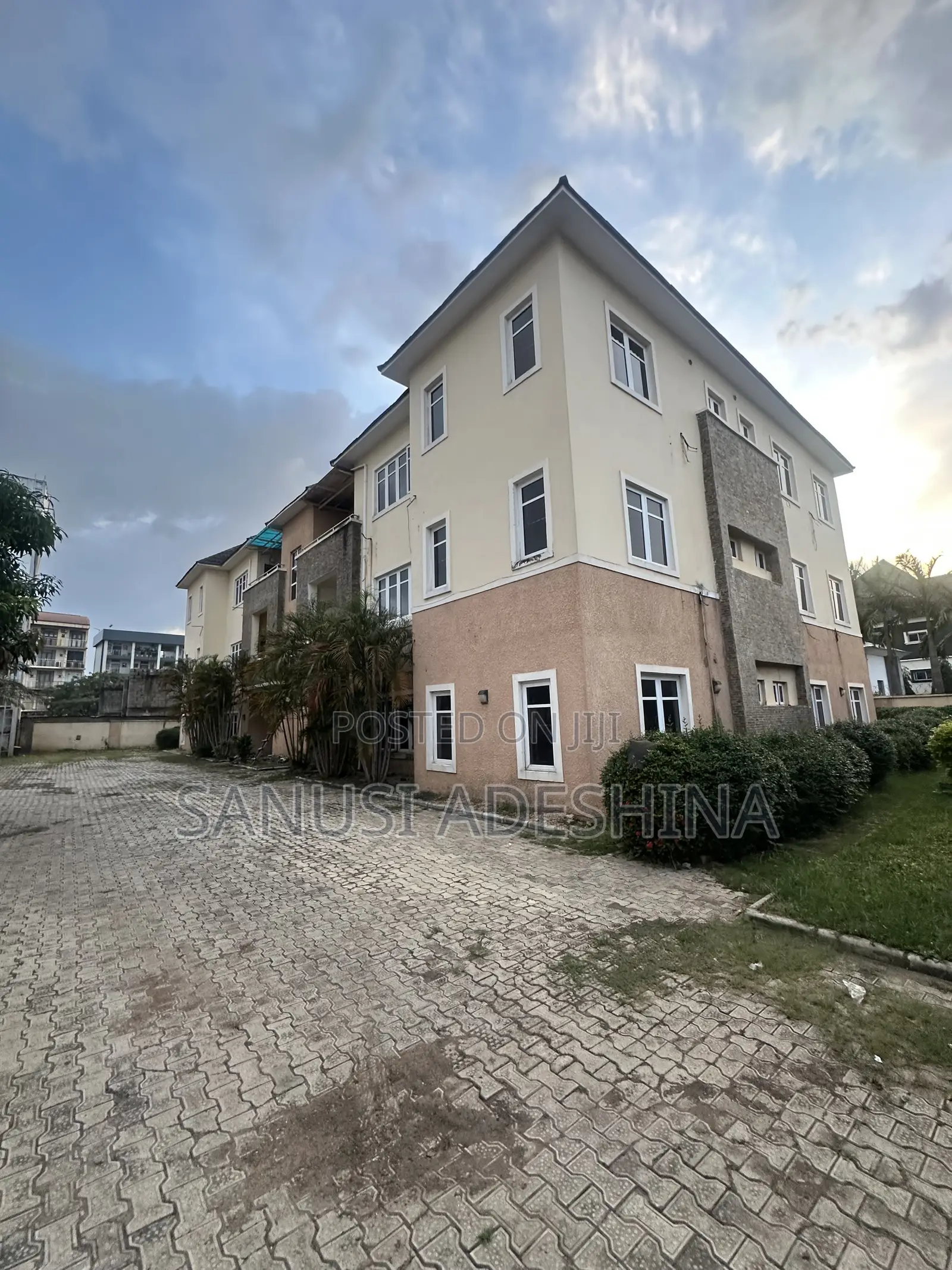 3bdrm Block of Flats in Kado Phase 2,…Fct for sale