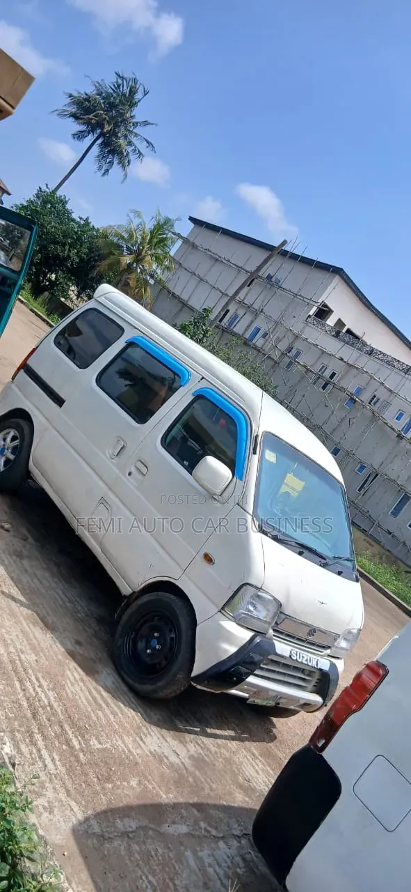 Suzuki APV Minibus 2000 White