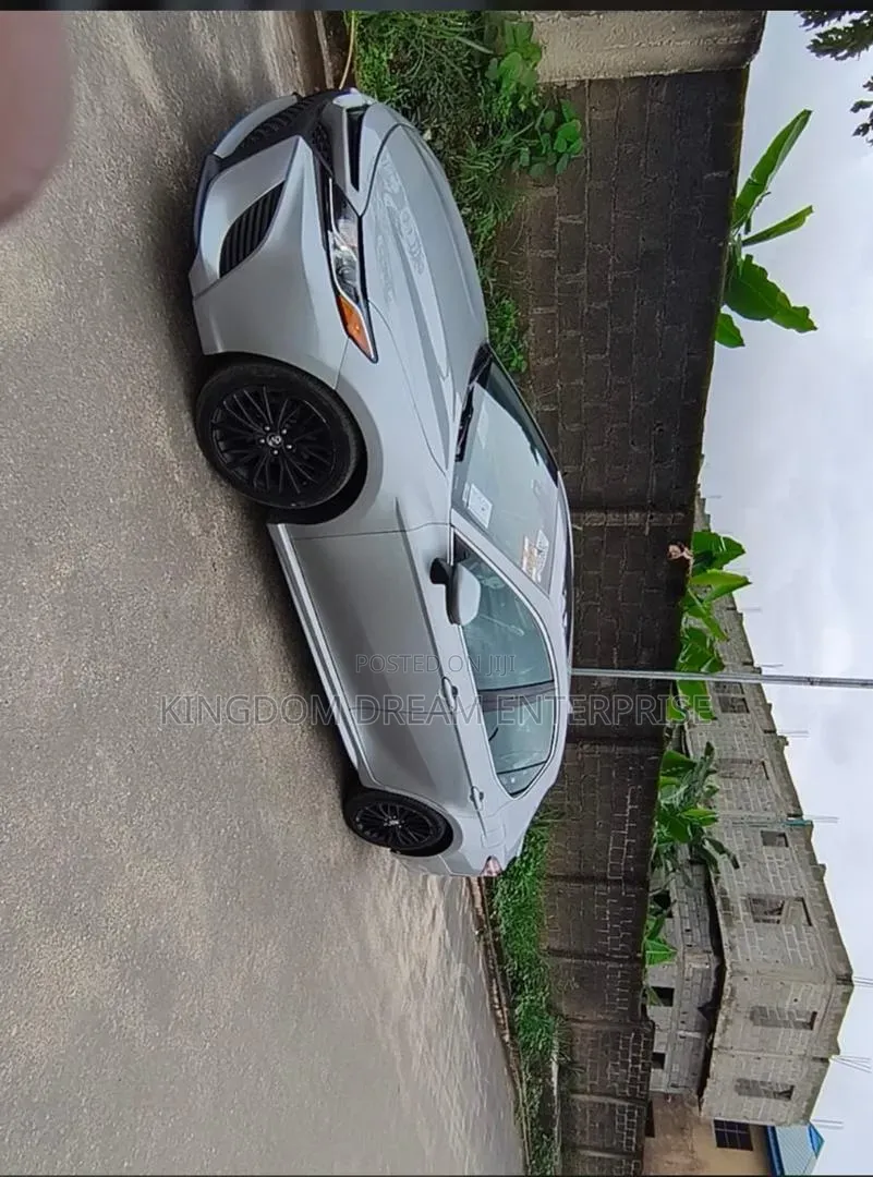 Toyota Camry SE (2.5L 4cyl 8A) 2019 Silver