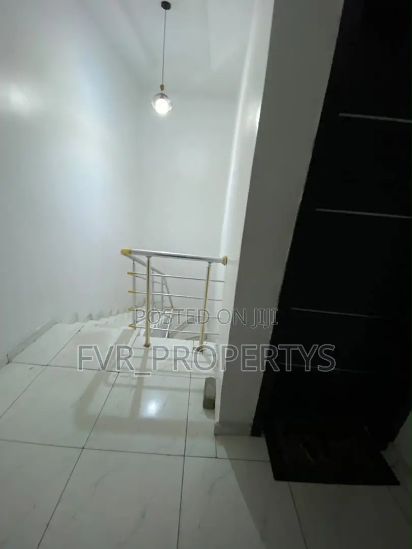 1bdrm Shared Apartment in Orchid, Ikota for rent