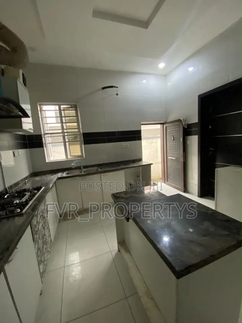 1bdrm Shared Apartment in Orchid, Ikota for rent