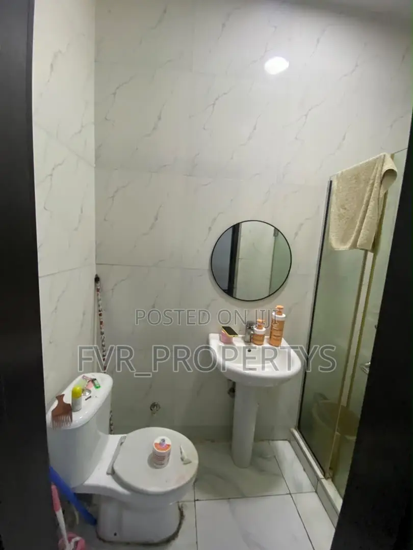 1bdrm Shared Apartment in Orchid, Ikota for rent