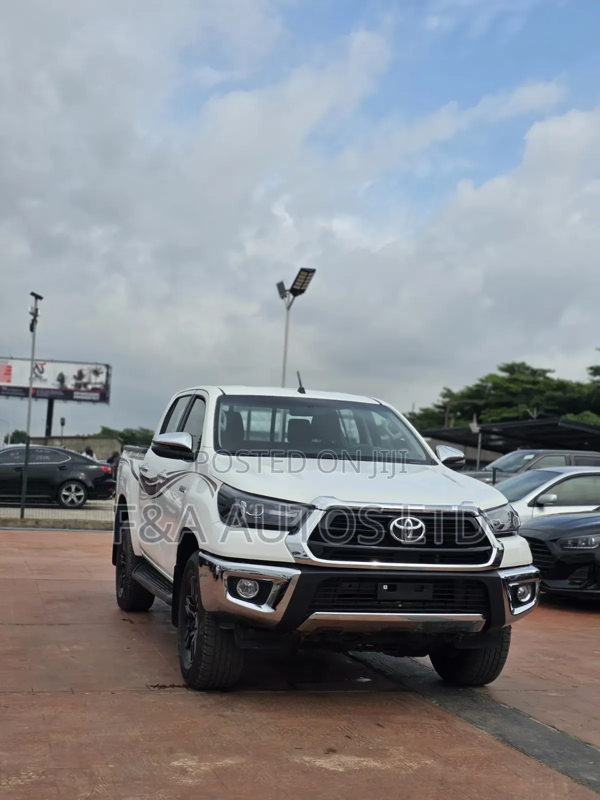 Toyota Hilux SR5 4x4 2019 White