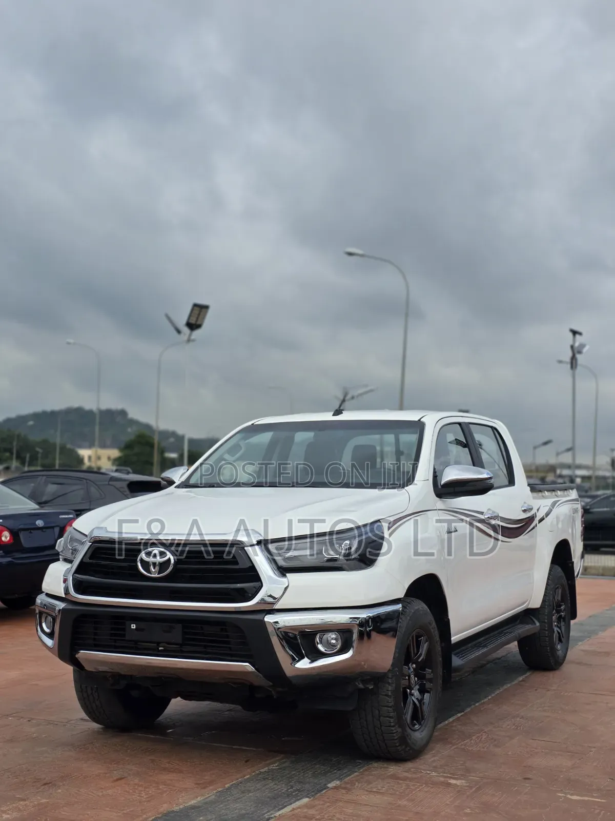 Toyota Hilux SR5 4x4 2019 White