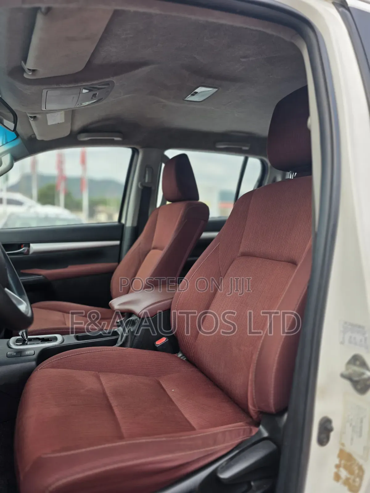 Toyota Hilux SR5 4x4 2019 White