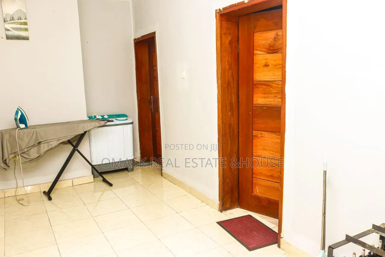 6bdrm House in Ado / Ajah for sale