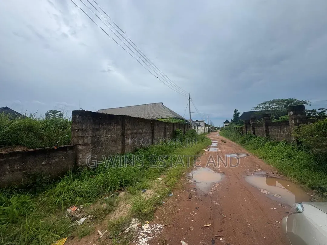 100x100ft Bare Land for Sale