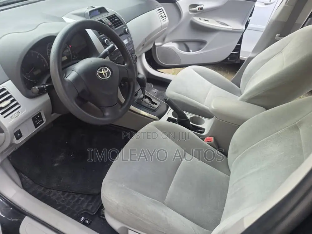 Toyota Corolla 2013 Black