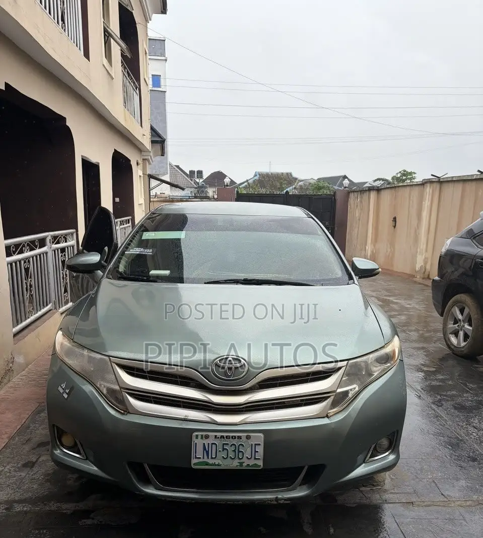 Toyota Venza AWD 2010 Green