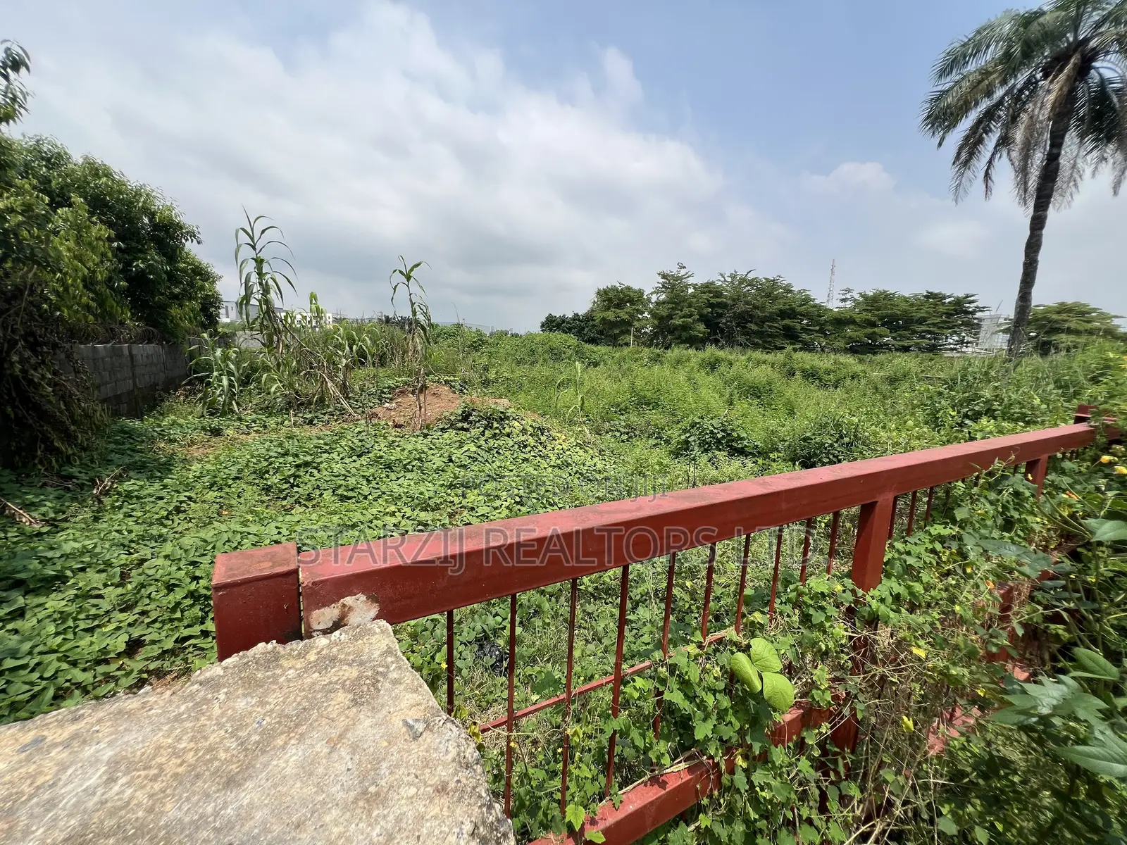 An 800sqm Residential Land in Mabushi