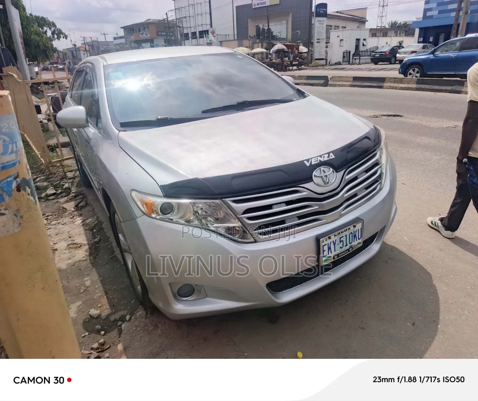 Toyota Venza LE 2010 Silver