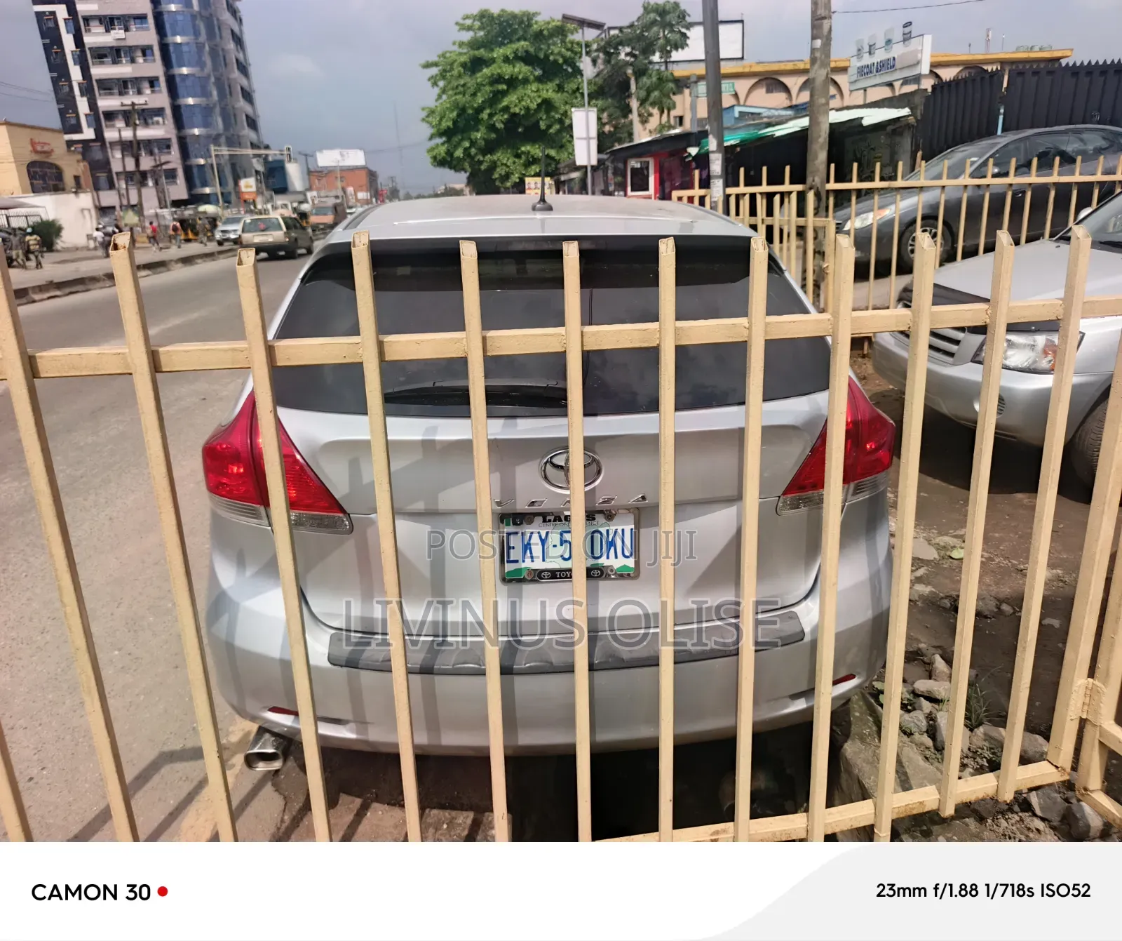 Toyota Venza LE 2010 Silver