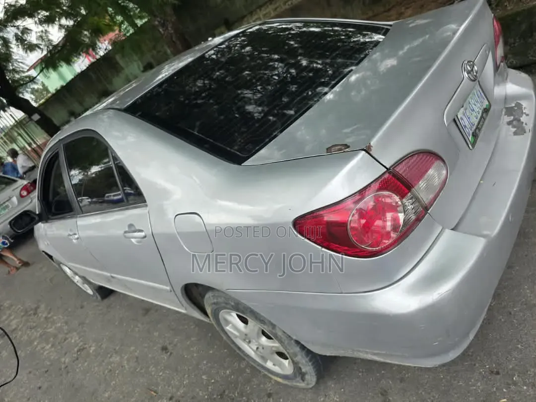 Toyota Corolla 2004 Gray