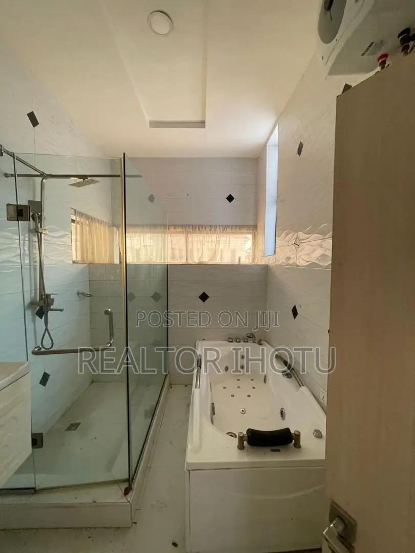 4bdrm Duplex in Ikota for sale