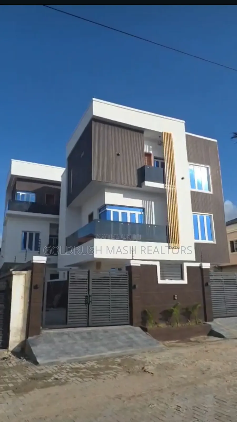 5bdrm Duplex in Millennium Estate, Millenuim/UPS for sale