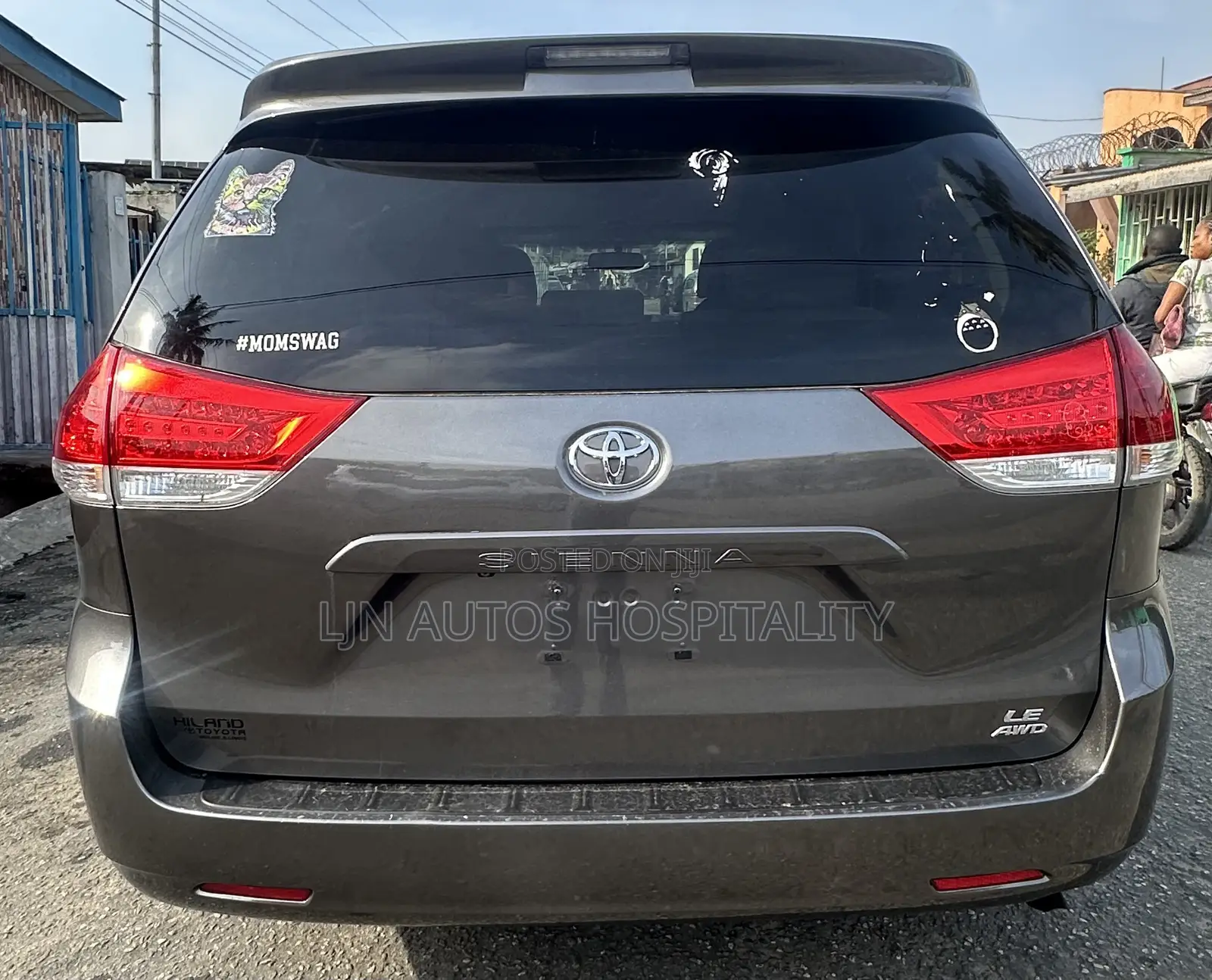 Toyota Sienna LE AWD 7-Passenger 2013 Gray