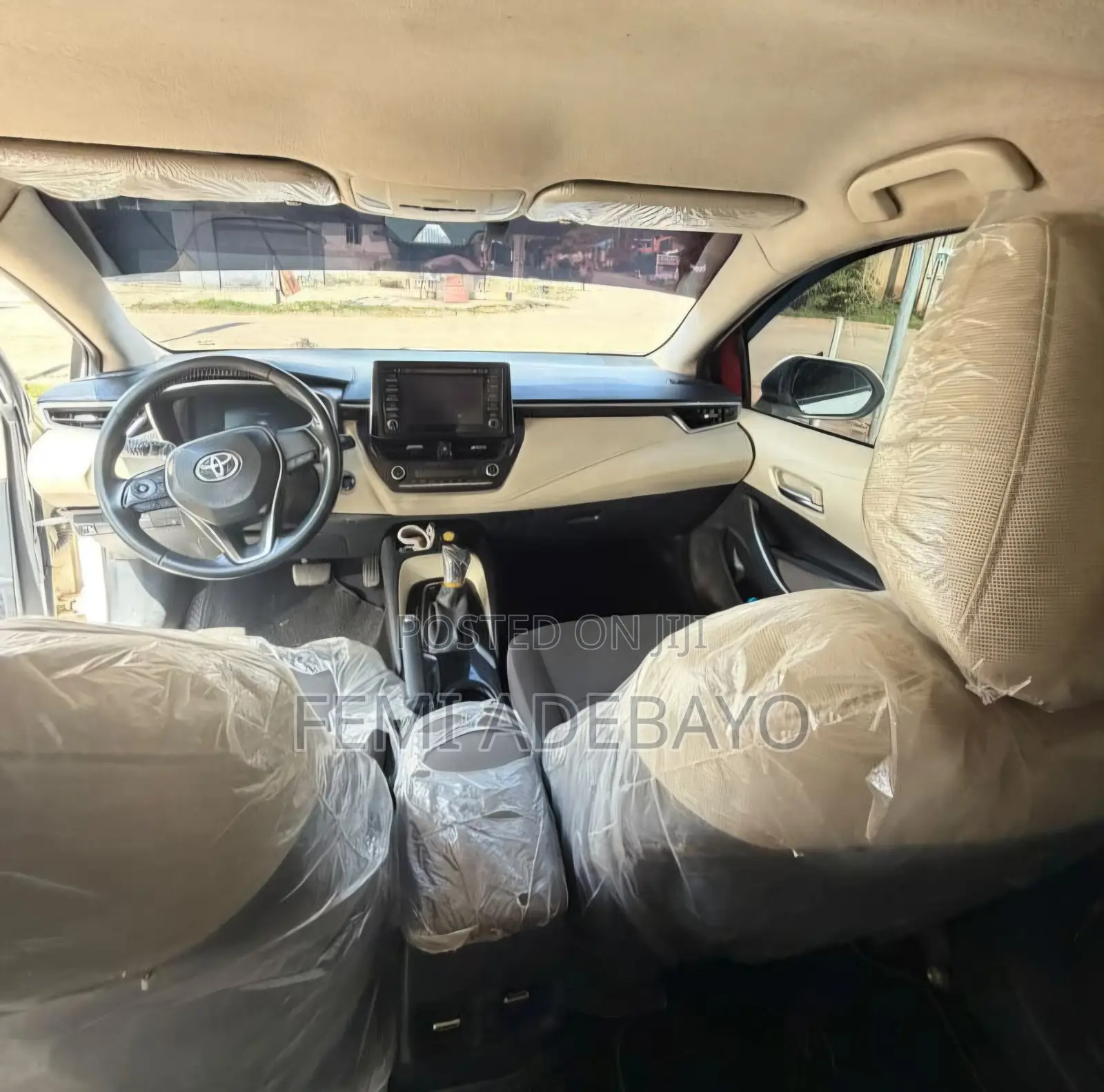 Toyota Corolla LE 2020 White