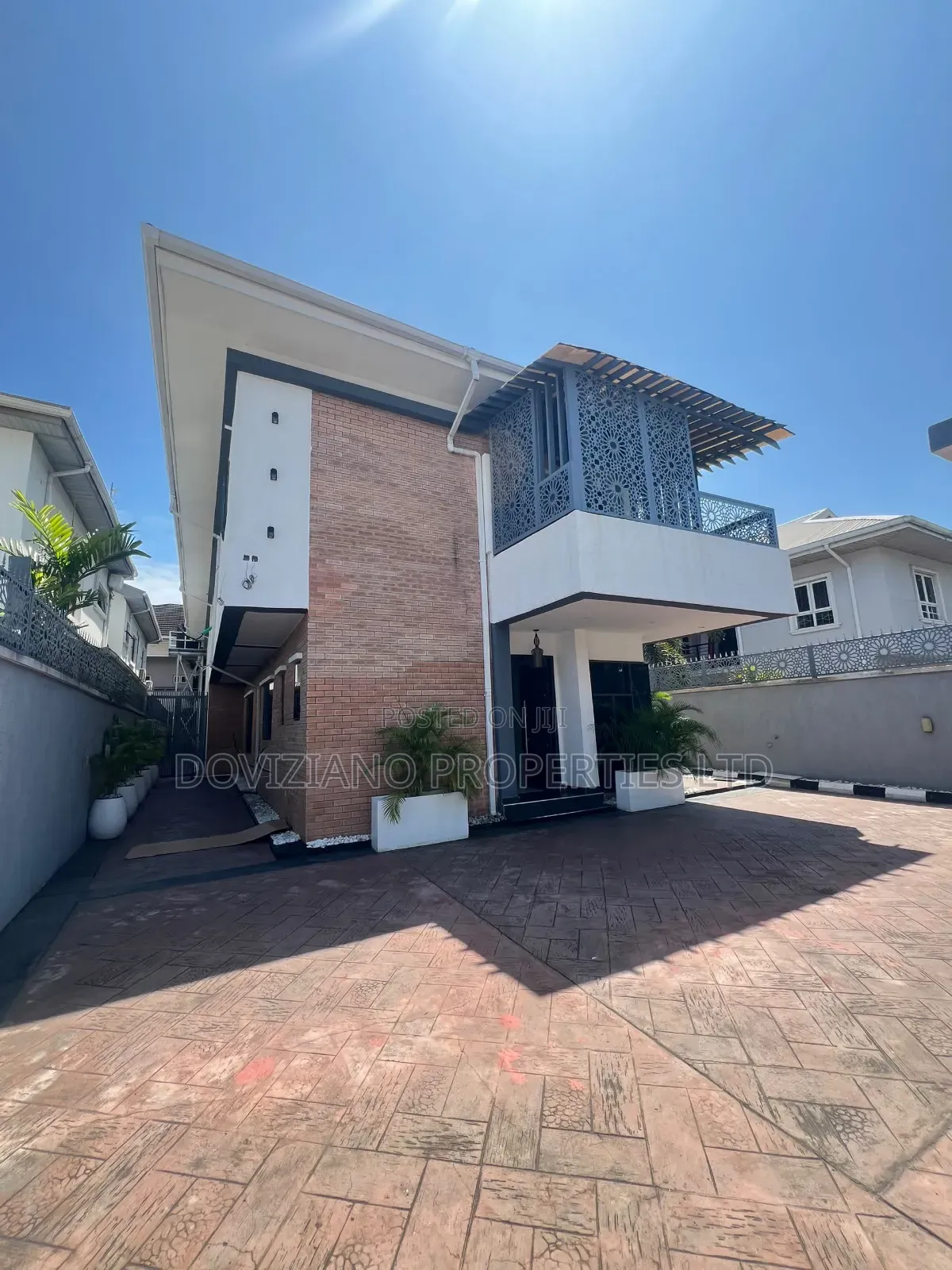 5bdrm Duplex in Lekki Phase 1 for rent