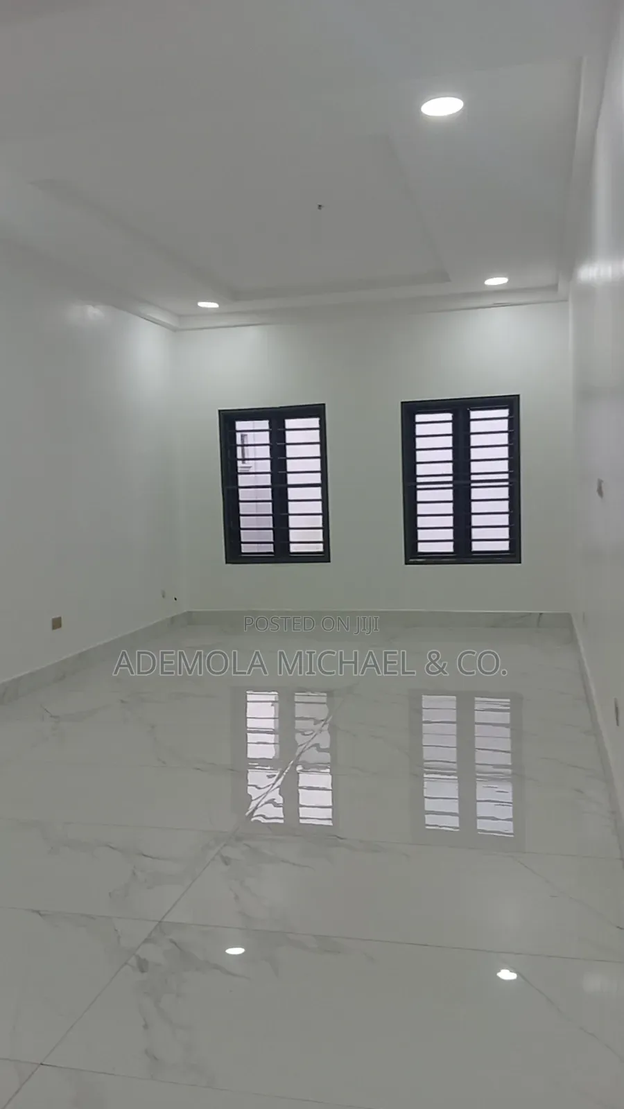 7bdrm House in Mini Estate Asokoro for sale