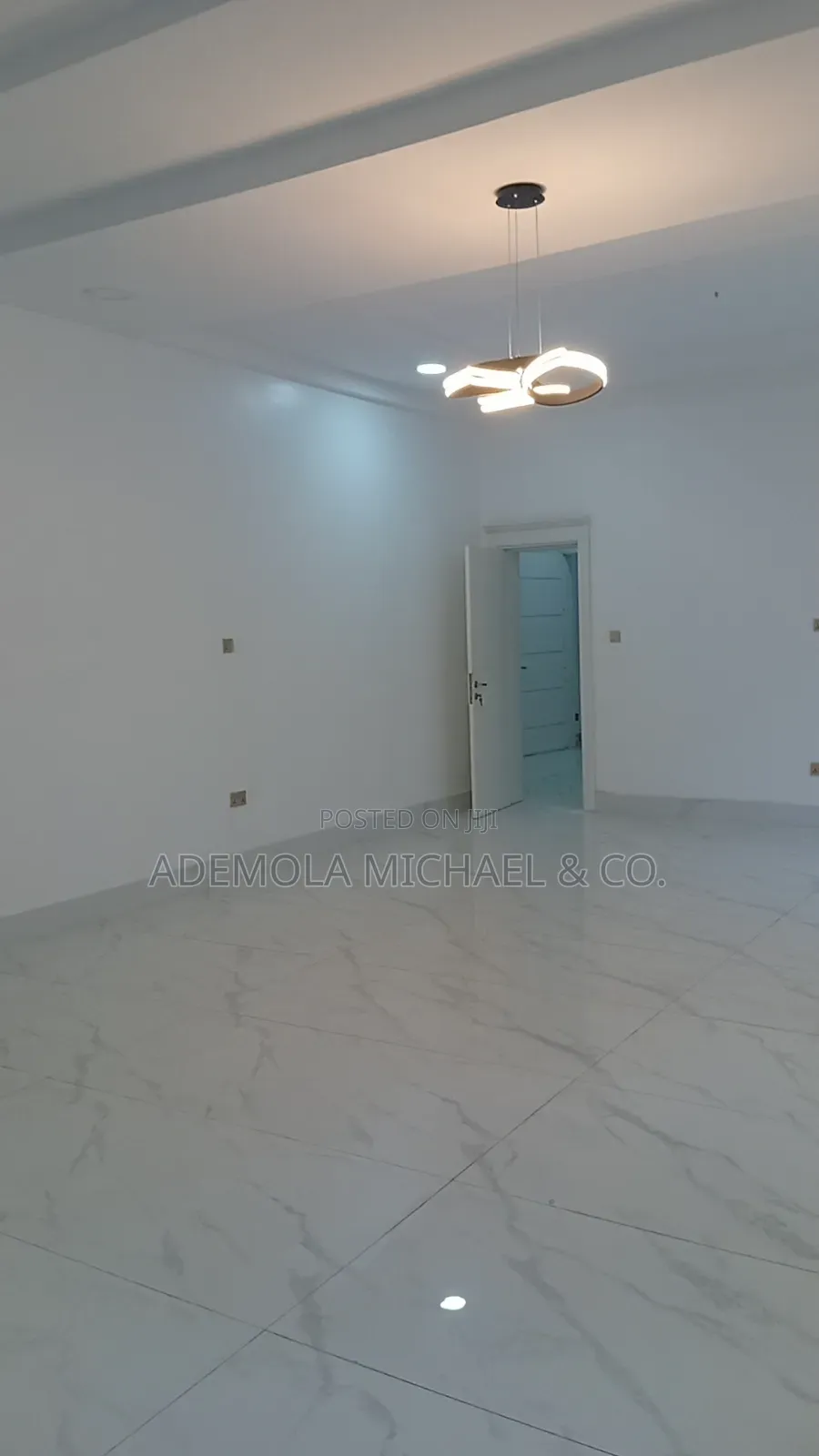 7bdrm House in Mini Estate Asokoro for sale