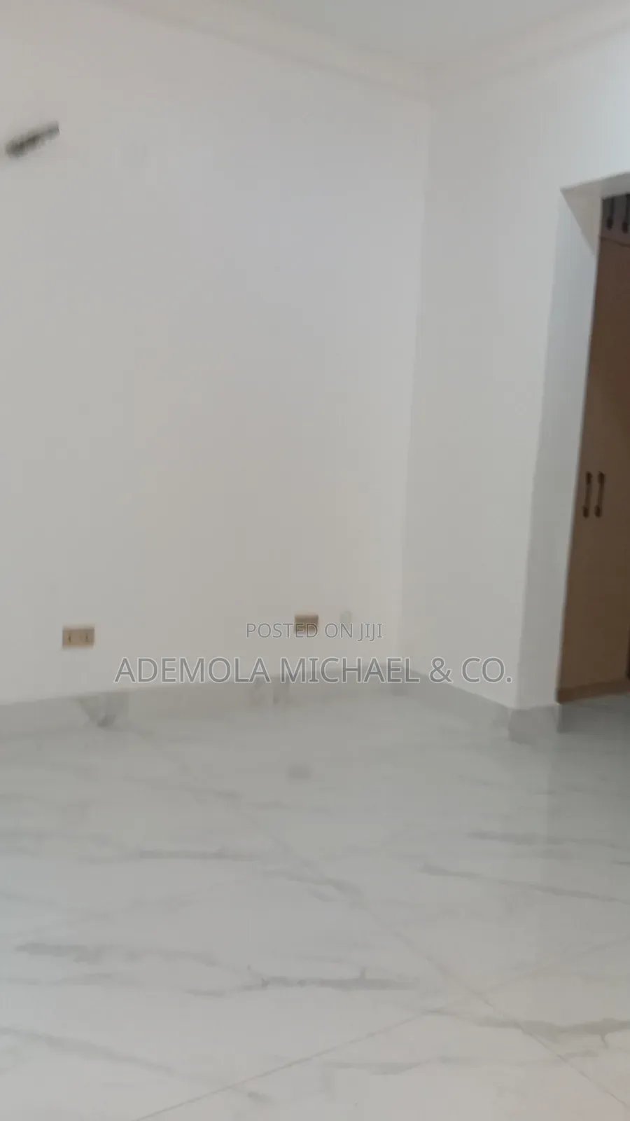 7bdrm House in Mini Estate Asokoro for sale