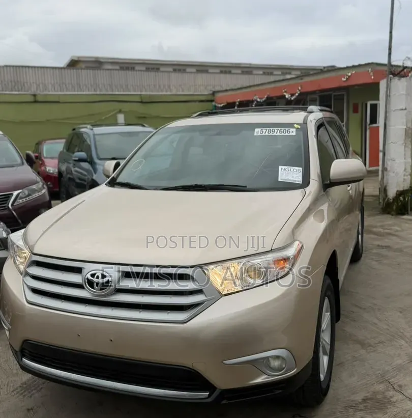 Toyota Highlander 2012 Gold