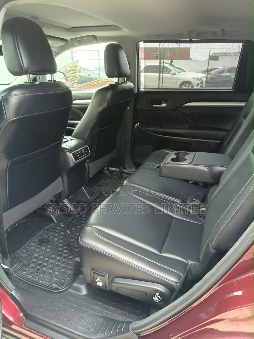 Toyota Highlander XLE 4x2 V6 (3.5L 6cyl 8A) 2018 Burgundy