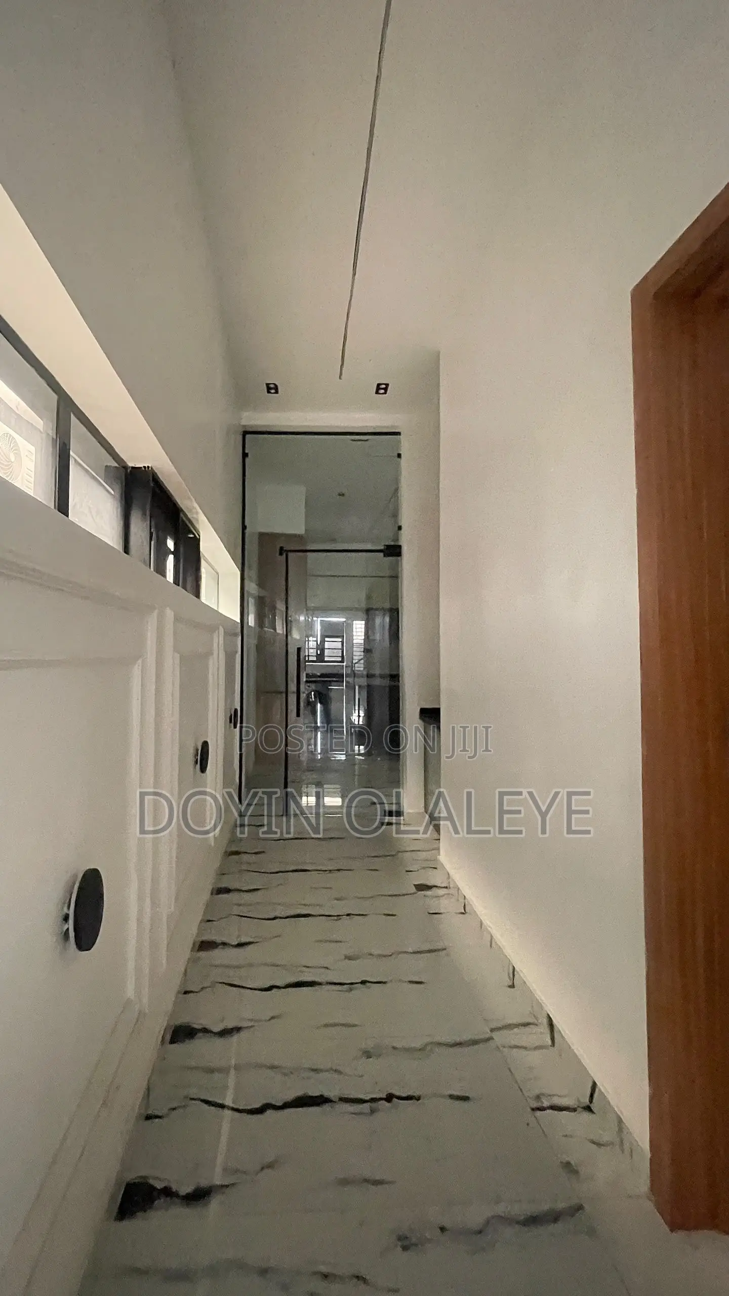 5bdrm Duplex in Chevron for sale