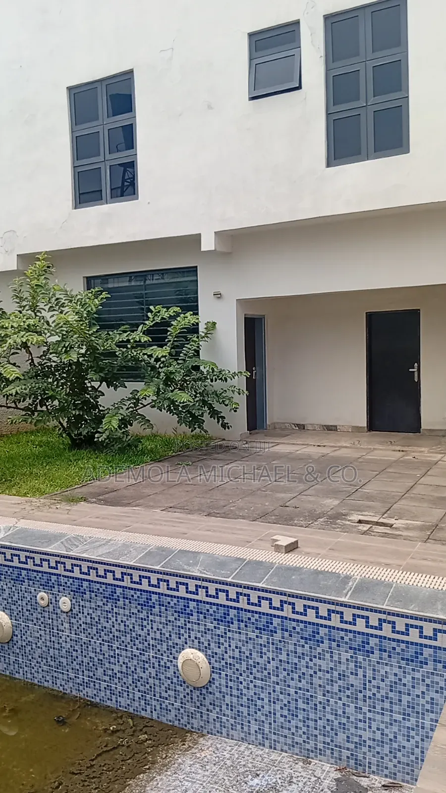 5bdrm Duplex in Mini Estate, Asokoro for sale
